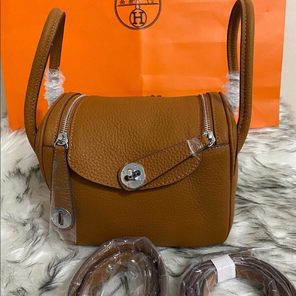 ᴍɪɴɪ ʟɪɴᴅʏ-ɪɴꜱᴘɪʀᴇᴅ Leather Bag